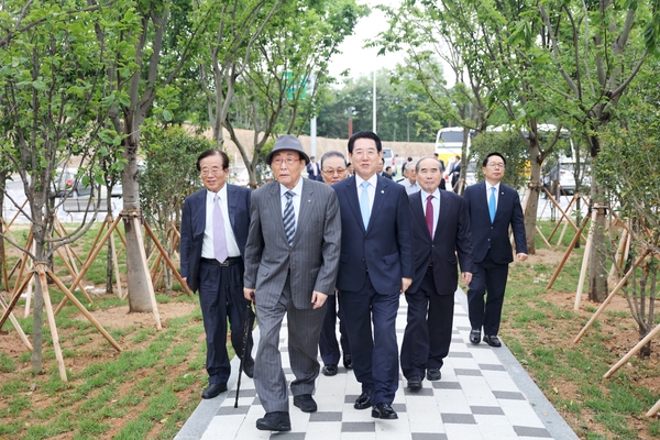 2019.05.27 역대 전남도지사 천사대교 방문 1