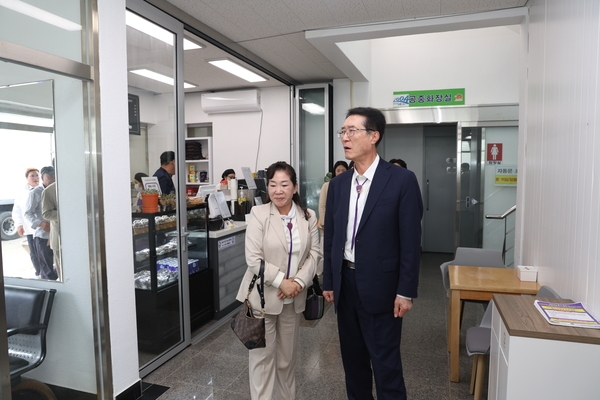 2023. 10. 24   장산면-축강 선착장 카페 방문 2