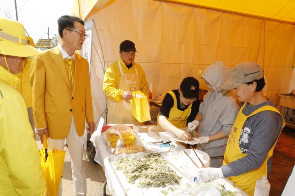 2024.04.07_지도(선도)_수선화 꽃 축제현장 주민 격려 4