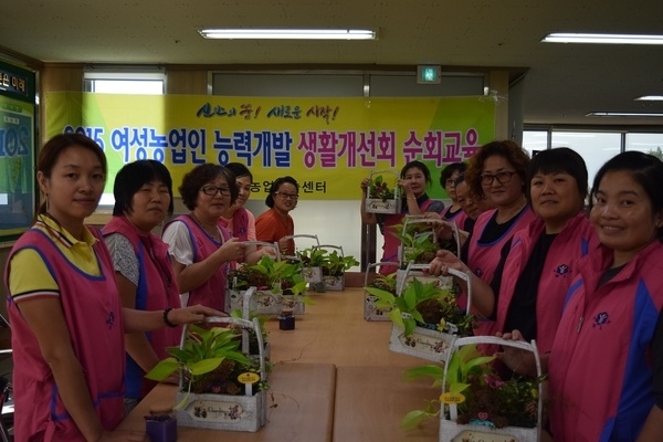 신안군, 찾아가는 농촌여성교육‘큰 인기’..'흑산도까지 직접 찾아가 농촌여성 배움의 갈증 해소'1