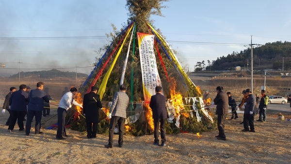 신안군 팔금면『풍년기원 정월대보름 달집태우기 행사』개최 1