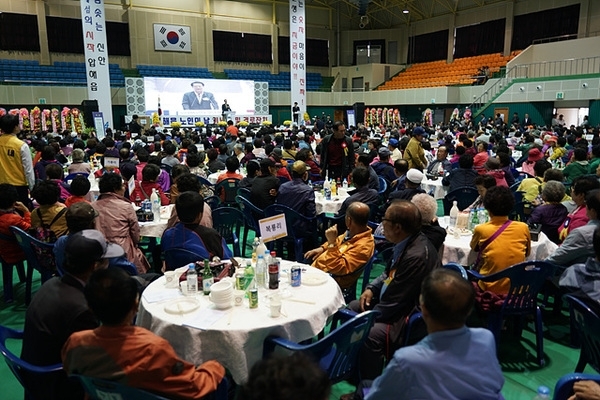 신안군, 압해읍에서 “제23회 노인의 날 기념행사” 성료..