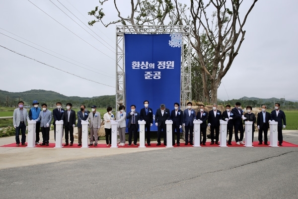 신안 도초도 팽나무 10리길‘환상의 정원’준공식 성료..'800만 송이 섬 수국 랜선 축제 10일간 개최'1